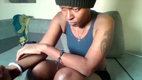 Snapshot of blacky_winndy chatting on 10-10-25, 07:02 blacky_winndy online show from 10-10-25, 07:02