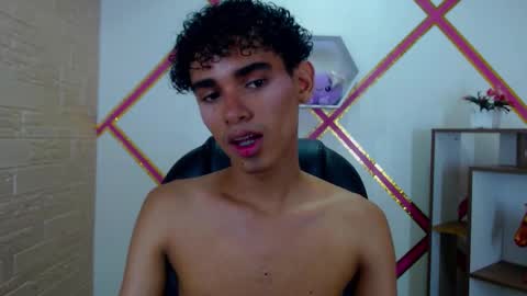 Snapshot of blakelovee chatting on 12-16-25, 07:08 blakelovee online show from 12-16-25, 07:08