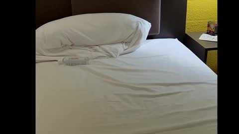 Snapshot of blazinghoney chatting on 11-02-25, 12:24 Honey online show from 11-02-25, 12:24