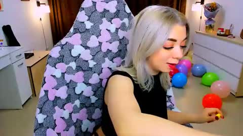 Nicole online show from 02-12-25, 02:43