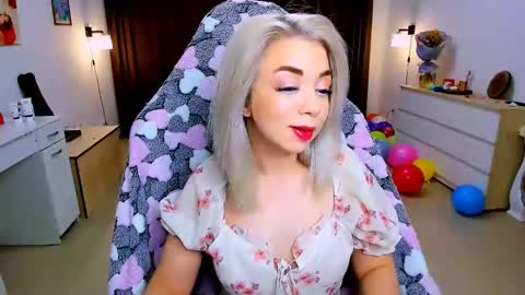 Nicole online show from 02-13-25, 04:43