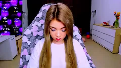 Nicole online show from 03-11-25, 12:39