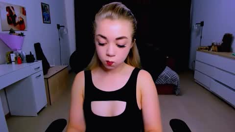 Nicole online show from 10-06-25, 03:59