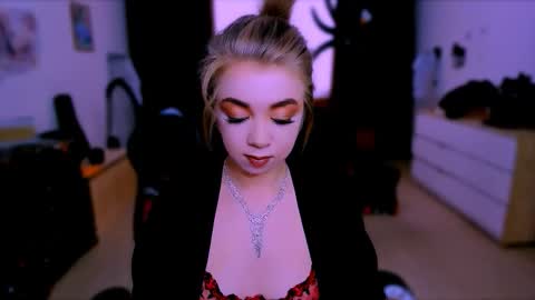 Nicole online show from 11-05-25, 08:03