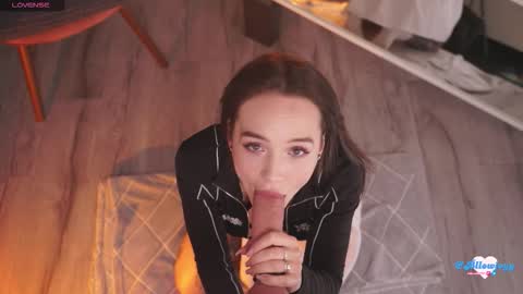 Snapshot of bllowjoyy chatting on 09-30-25, 07:13 Amy online show from 09-30-25, 07:13