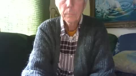 Snapshot of blomkuk chatting on 10-15-25, 10:15 blomkuk online show from 10-15-25, 10:15