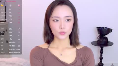 YoYo online show from 11-25-25, 04:45