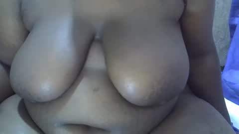 Snapshot of blonde202 chatting on 10-17-25, 11:40 Abbygael online show from 10-17-25, 11:40