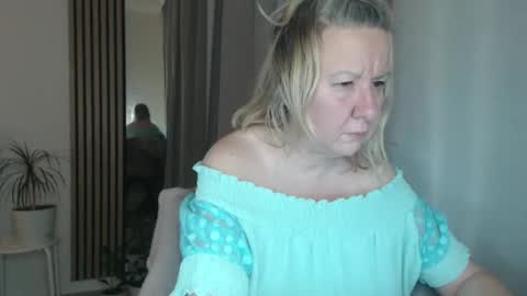 Nicole online show from 12-28-24, 04:52