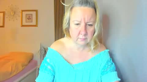 Nicole online show from 12-28-24, 07:54