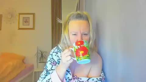 Nicole online show from 12-29-24, 04:19