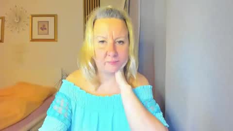 Nicole online show from 12-30-24, 05:55