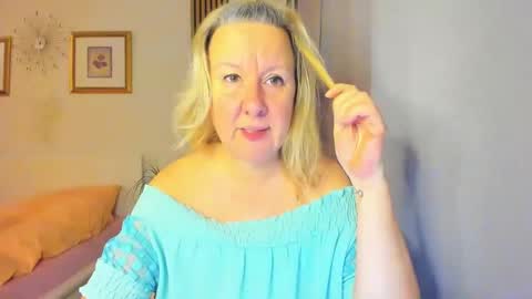 Nicole online show from 12-31-24, 05:11