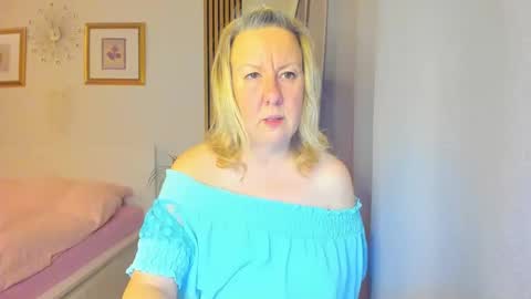 Nicole online show from 01-02-25, 04:02