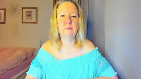 Nicole online show from 01-04-25, 05:16