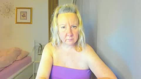 Nicole online show from 01-04-25, 07:23