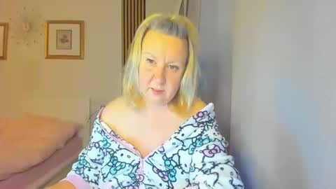 Nicole online show from 01-05-25, 04:16