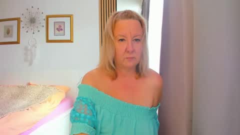 Nicole online show from 02-18-25, 12:17
