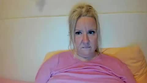 Nicole online show from 09-21-25, 08:32