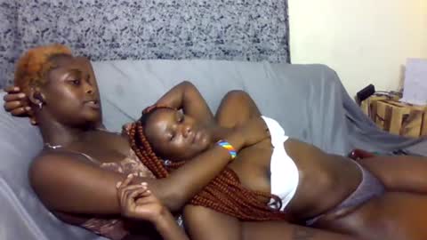 Snapshot of blonde_barby chatting on 11-03-25, 04:36 blonde_barby online show from 11-03-25, 04:36