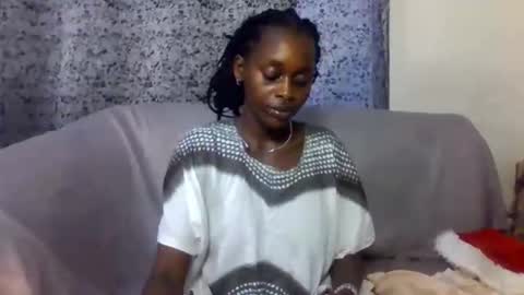 Snapshot of blonde_barby chatting on 12-15-25, 11:58 blonde_barby online show from 12-15-25, 11:58