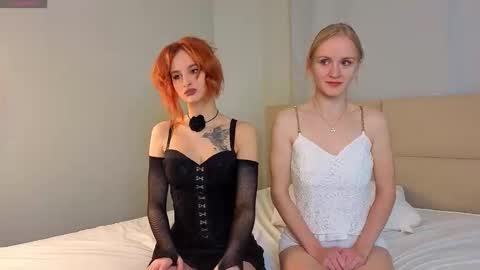 Snapshot of blonde_lotos chatting on 01-11-26, 03:11 Kate and Mary online show from 01-11-26, 03:11