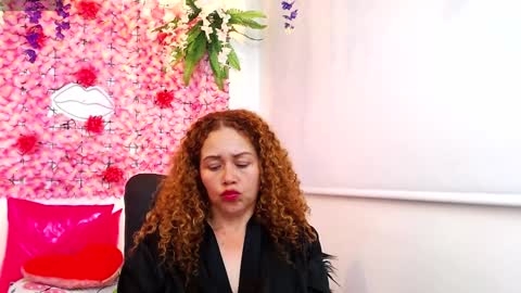 blonde_squirt_ online show from 01-14-25, 08:09