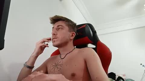 Snapshot of blondebat chatting on 02-06-25, 04:47 blondebat online show from 02-06-25, 04:47