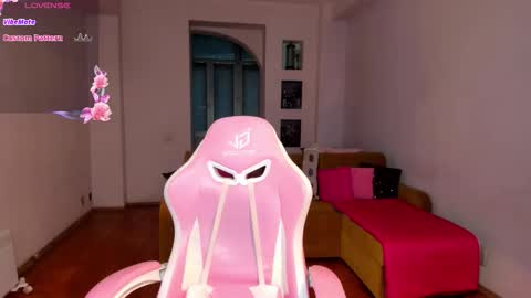 Elisa online show from 10-30-25, 04:47