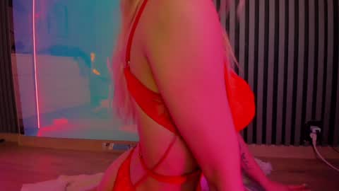 Snapshot of blondie_muller chatting on 01-17-25, 02:18 blondie_muller online show from 01-17-25, 02:18