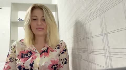 blondie_xoxoxo online show from 09-23-25, 06:05