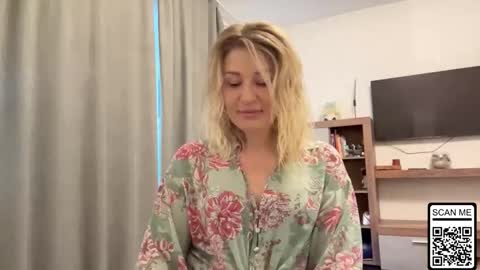 blondie_xoxoxo online show from 10-05-25, 07:50