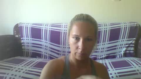 Snapshot of blondiepam23 chatting on 11-17-25, 11:27 BlondiePam online show from 11-17-25, 11:27