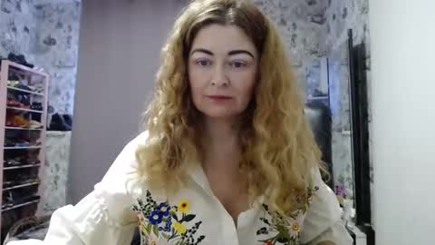 Snapshot of blondmilfs chatting on 01-19-25, 11:34 BlondMILfs online show from 01-19-25, 11:34