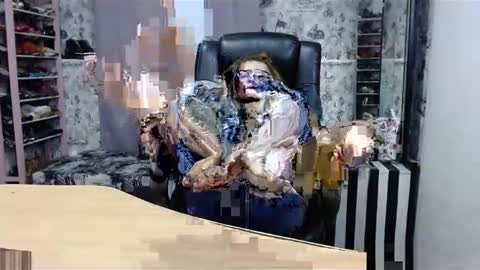 Snapshot of blondmilfs chatting on 01-28-25, 07:10 BlondMILfs online show from 01-28-25, 07:10