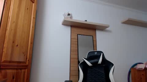 Snapshot of blondyelena chatting on 12-30-24, 08:21 blondyelena online show from 12-30-24, 08:21