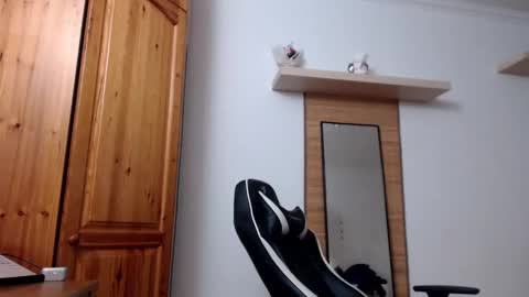 Snapshot of blondyelena chatting on 02-22-25, 06:19 blondyelena online show from 02-22-25, 06:19