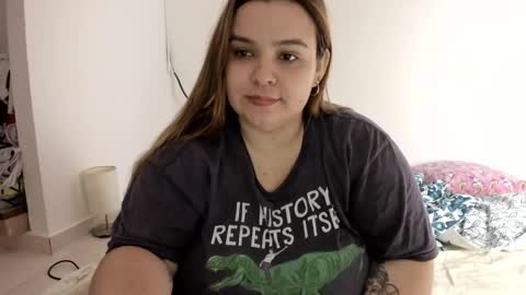 Snapshot of blondyliciousx chatting on 12-15-25, 02:05 katartistic name online show from 12-15-25, 02:05