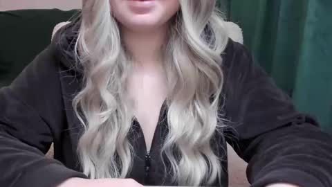 blondymargaret online show from 12-17-25, 04:29
