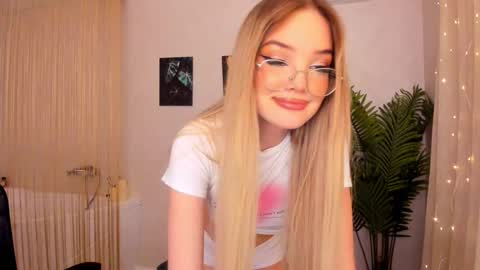 Sophia online show from 02-18-25, 05:10