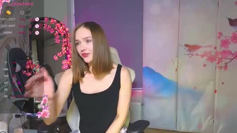 Snapshot of bloominglucy chatting on 10-21-25, 01:23 lucy  online show from 10-21-25, 01:23