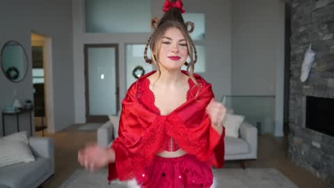 Emma Bloom online show from 12-20-24, 10:43