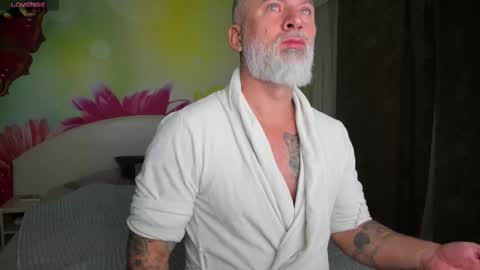 Nico online show from 12-19-25, 05:14