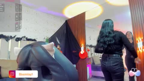Snapshot of blue_tay1 chatting on 10-17-25, 11:35 blue_tay1 online show from 10-17-25, 11:35
