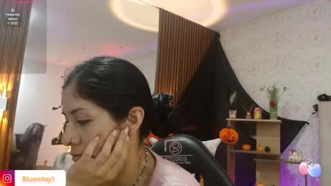 Snapshot of blue_tay1 chatting on 10-31-25, 11:55 blue_tay1 online show from 10-31-25, 11:55