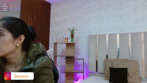 Snapshot of blue_tay1 chatting on 11-06-25, 12:06 blue_tay1 online show from 11-06-25, 12:06