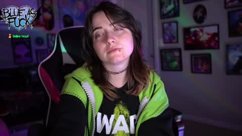 Snapshot of blueasfuck chatting on 12-12-24, 03:10 Blue online show from 12-12-24, 03:10