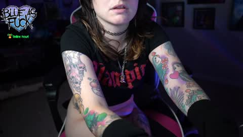 Snapshot of blueasfuck chatting on 12-15-24, 03:56 Blue online show from 12-15-24, 03:56