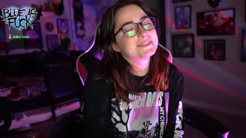 Snapshot of blueasfuck chatting on 12-30-24, 02:20 Blue online show from 12-30-24, 02:20