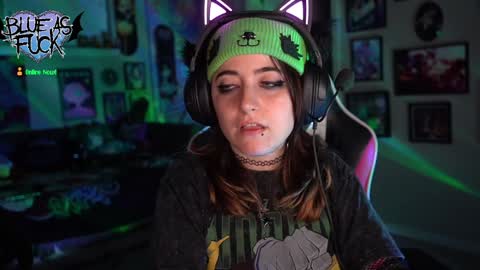 Snapshot of blueasfuck chatting on 01-05-25, 05:41 Blue online show from 01-05-25, 05:41